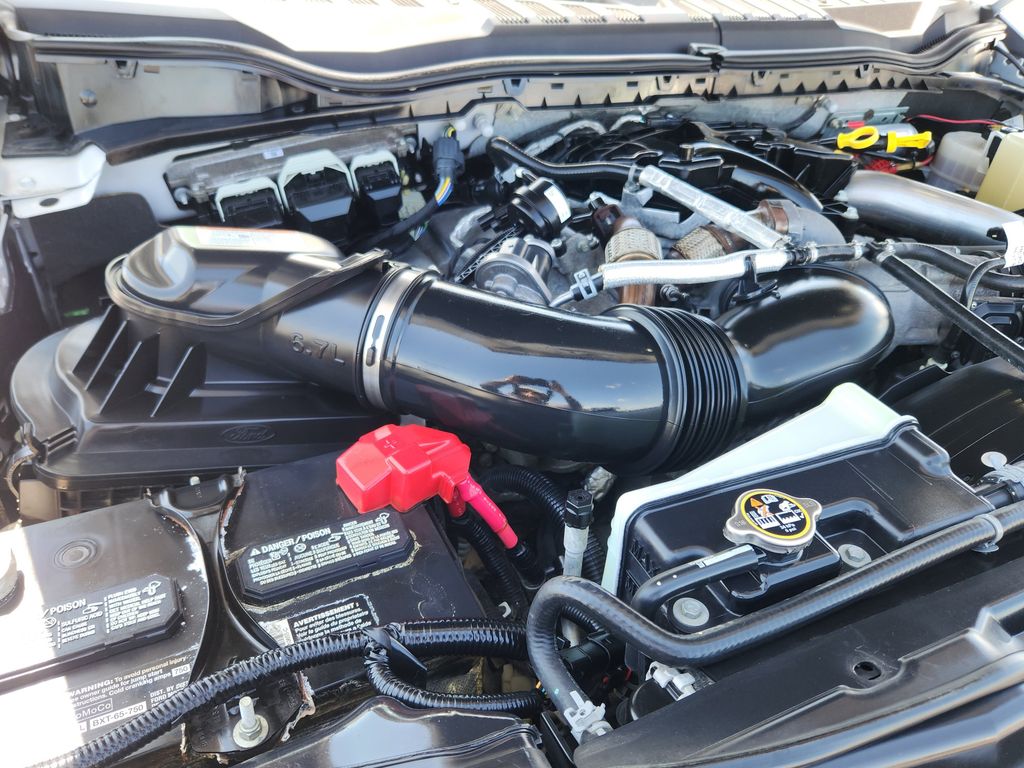 2019 Ford F-350 Lariat photo 17