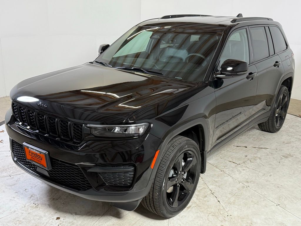 2025 Jeep Grand Cherokee Altitude X photo 3