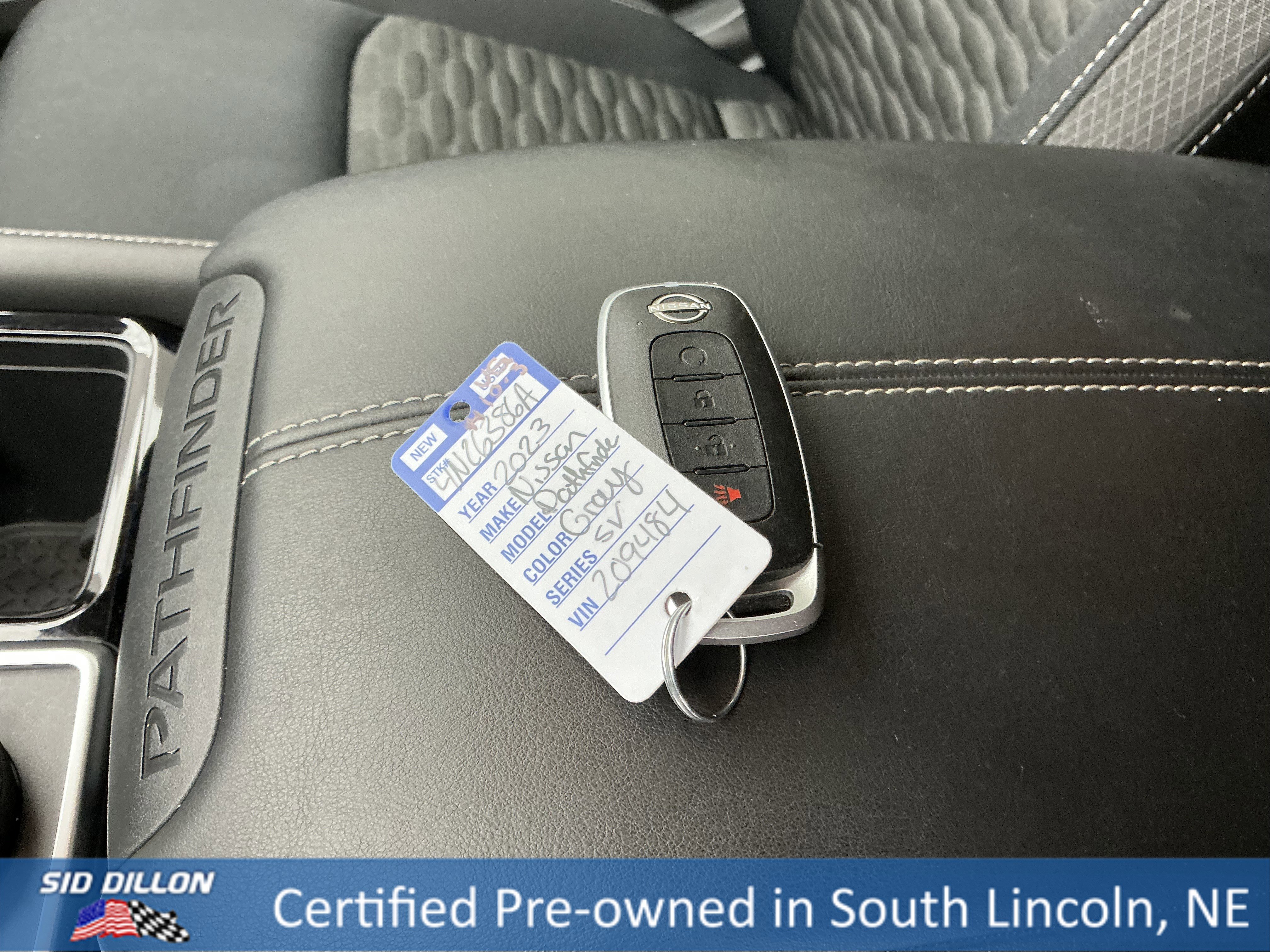 Image of Nissan Pathfinder SV