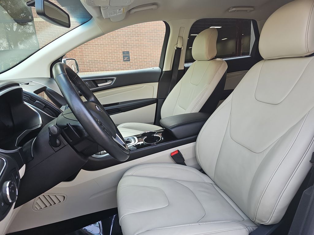 2018 Ford Edge Titanium photo 15