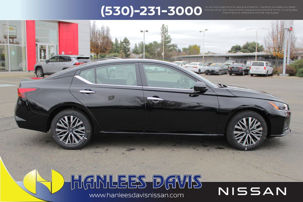 2025 Nissan Altima 2.5 SV photo 3