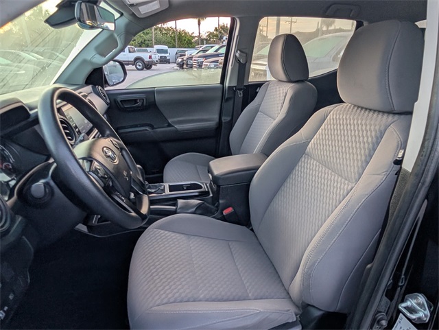 2022 Toyota Tacoma SR photo 6