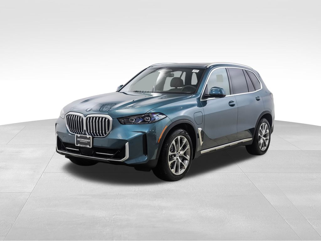 2026 BMW X5 50e's photo