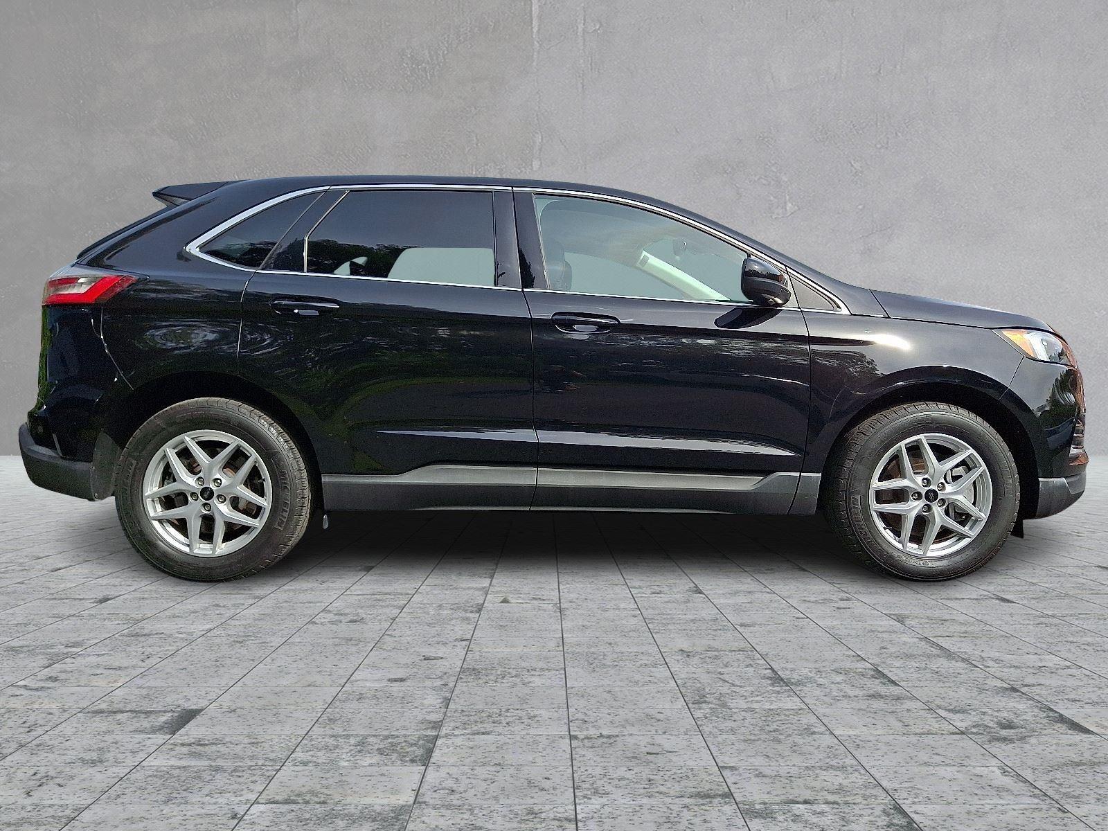 2024 Ford Edge SEL photo 7