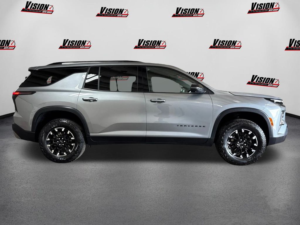 2024 Chevrolet Traverse Z71 photo 4
