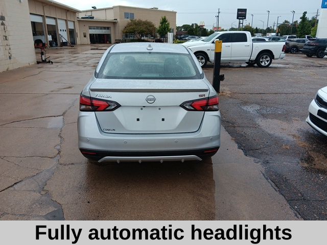 2025 Nissan Versa 1.6 SR photo 2