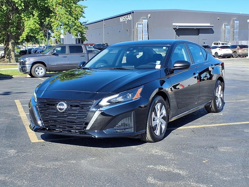 Certified 2025 Nissan Altima S with VIN 1N4BL4BV5SN303285 for sale in Kansas City
