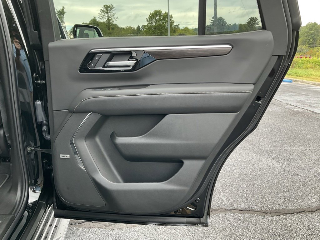 2025 Chevrolet Tahoe Premier photo 22