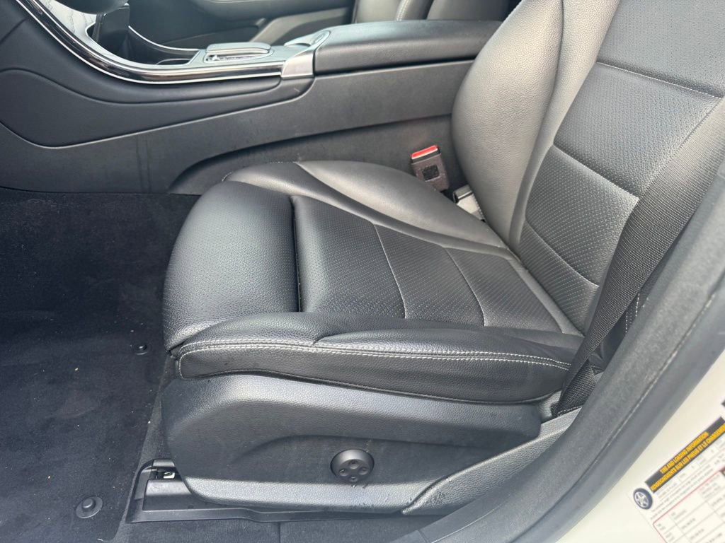 2022 Mercedes Benz GLC 300 4MATIC photo 12