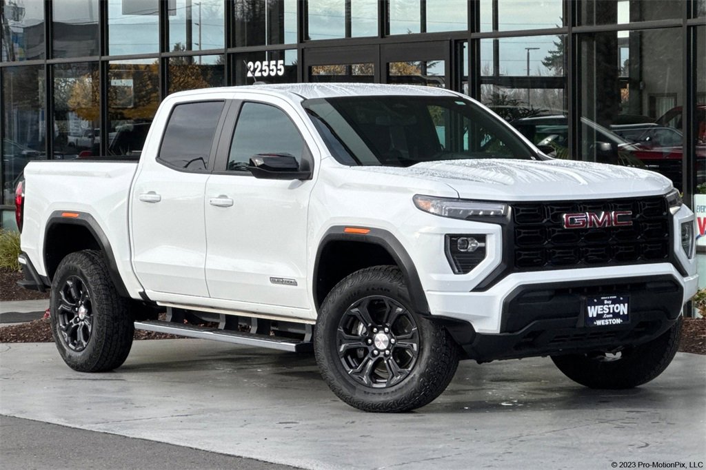 2024 GMC Canyon Elevation's photo