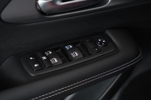2026 Chrysler Pacifica photo 17