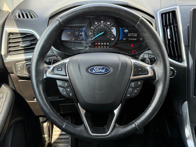 2022 Ford Edge Titanium photo 25
