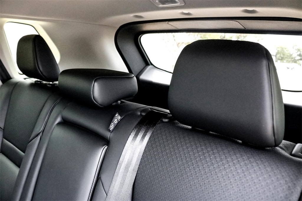 2025 Nissan Rogue SV photo 19
