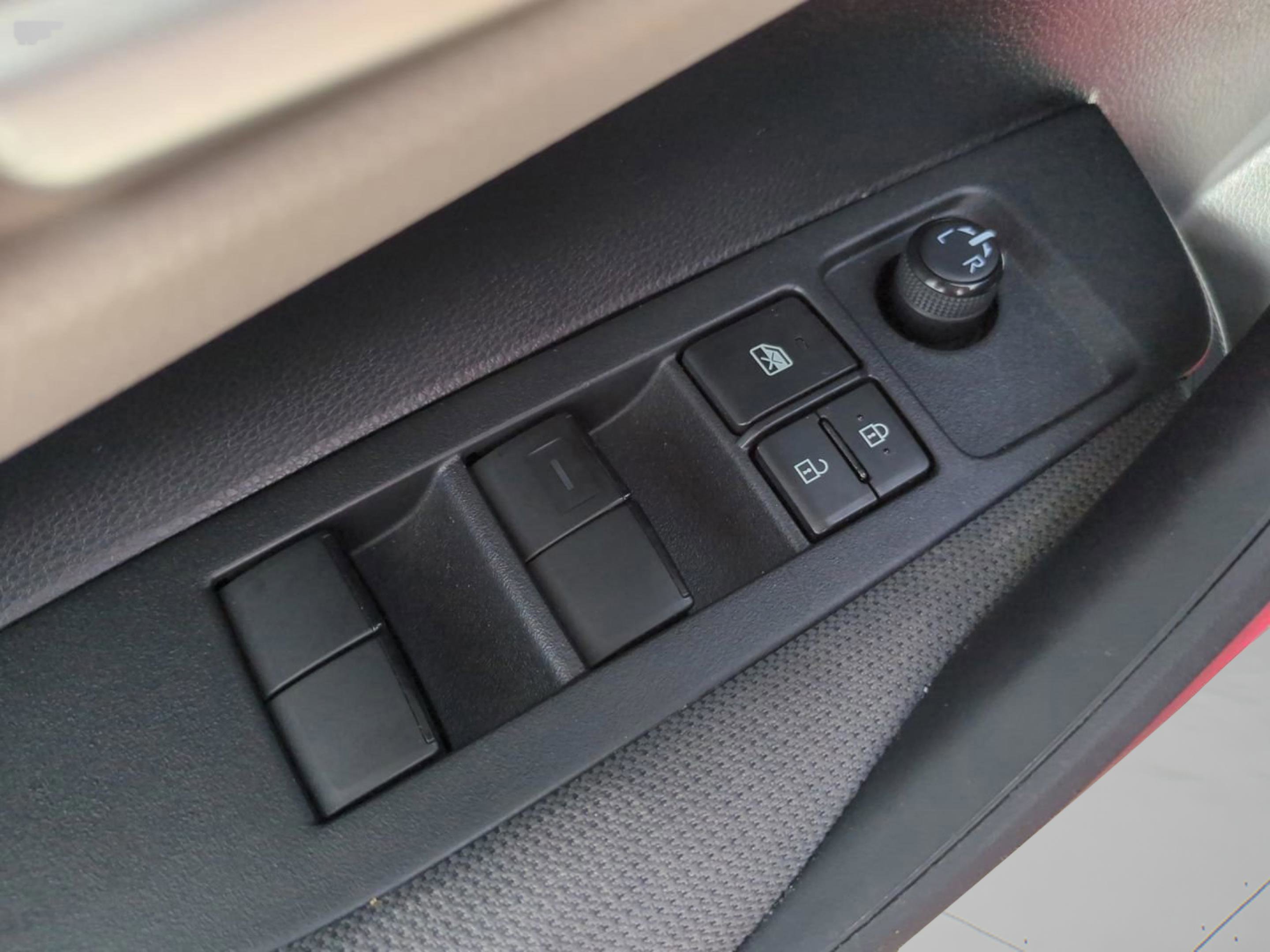 2021 Toyota Corolla LE photo 21