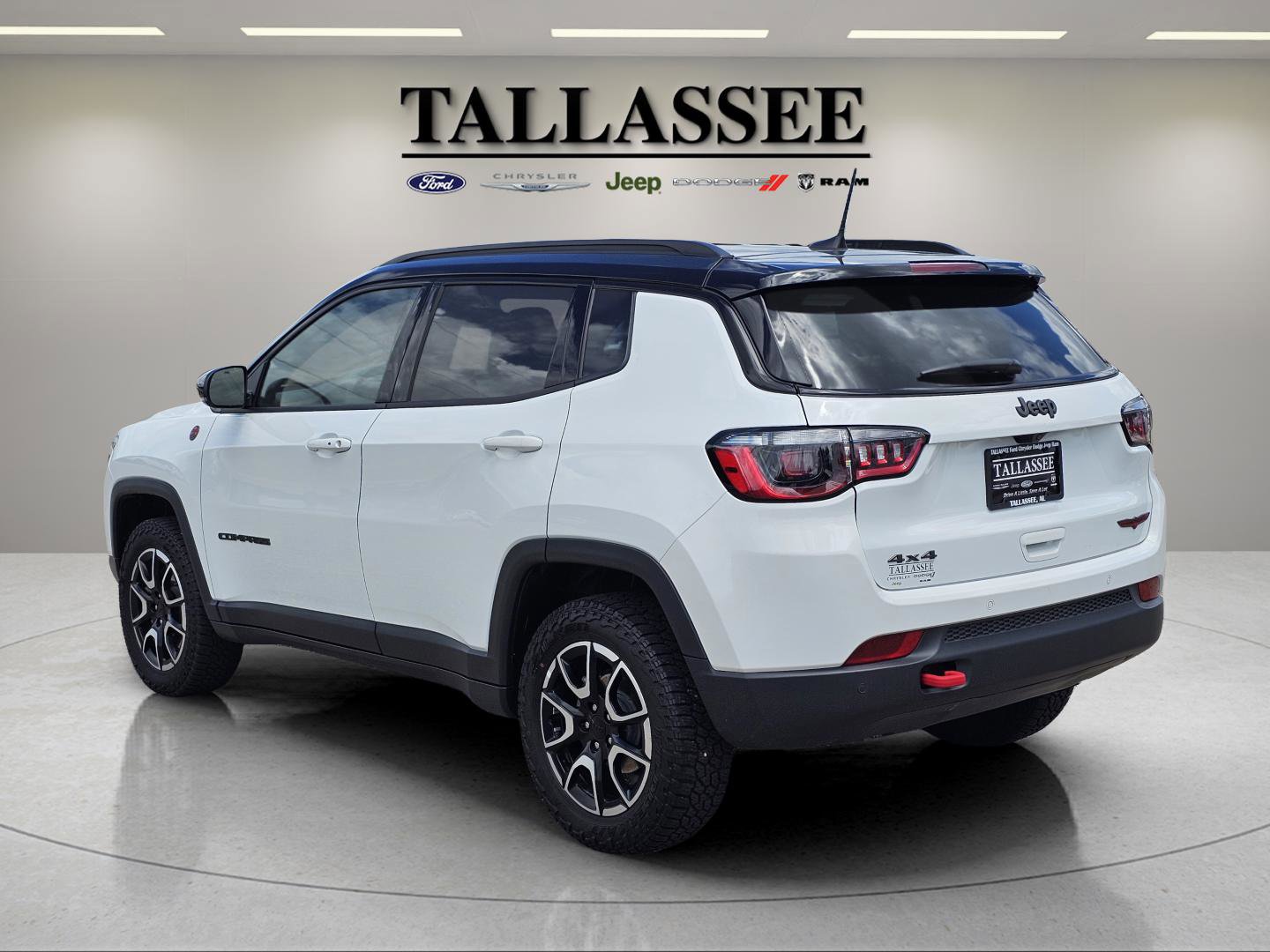 2024 Jeep Compass Trailhawk photo 6