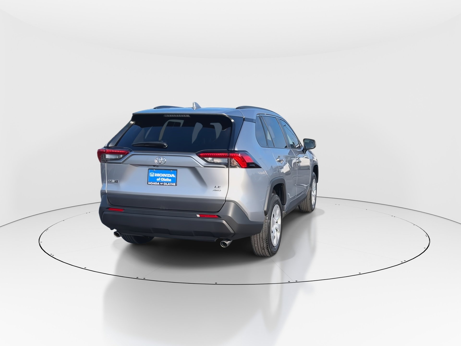 2021 Toyota RAV4 LE photo 7