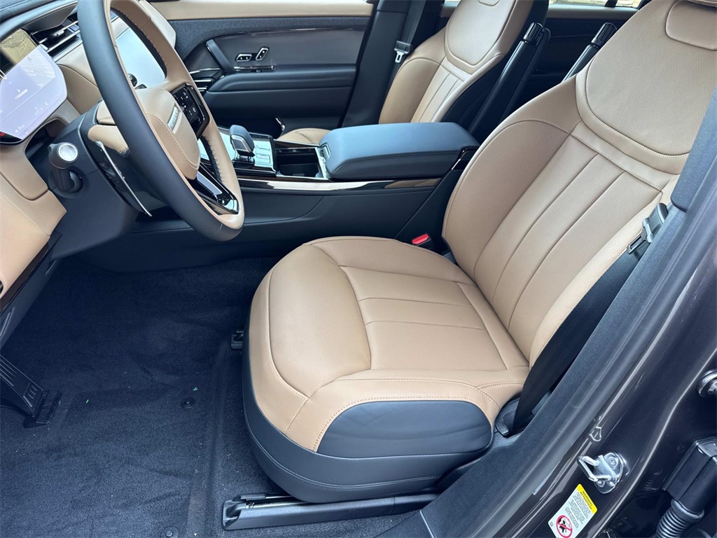 2025 Land Rover Range Rover Sport SE photo 21
