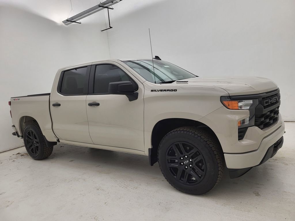 2026 Chevrolet Silverado Custom's photo