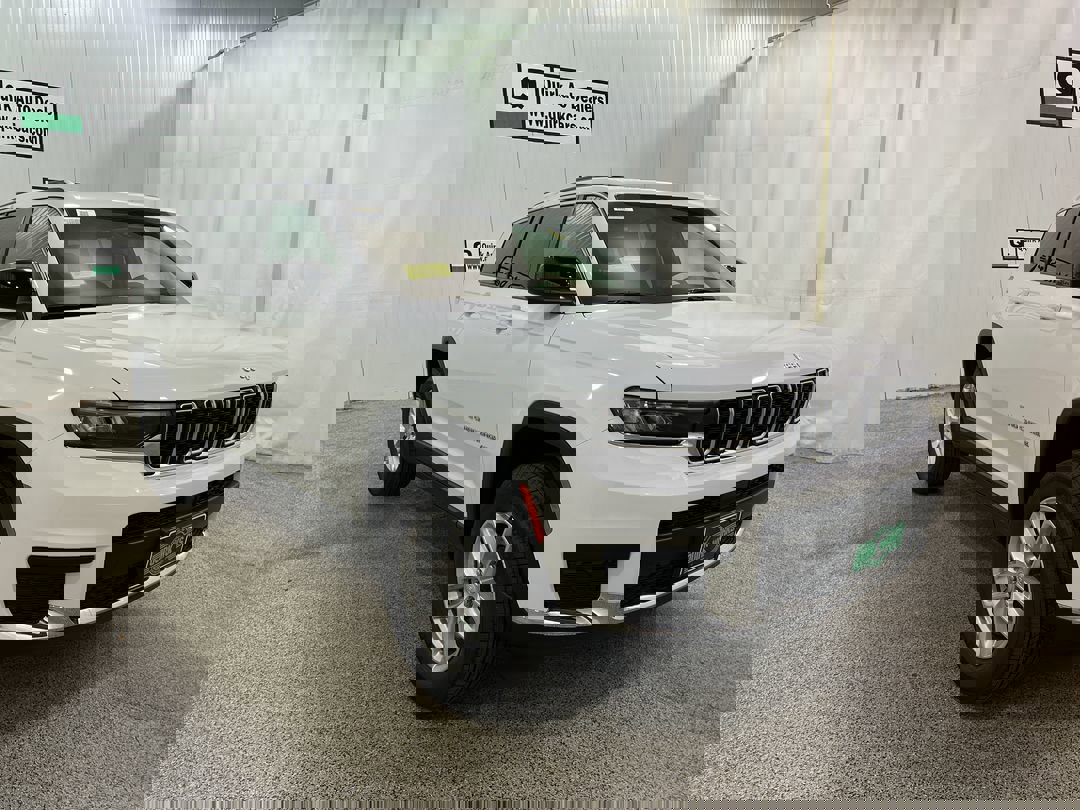 2025 Jeep Grand Cherokee L Laredo's photo