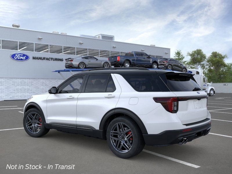 2025 Ford Explorer ST photo 4