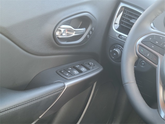 2022 Jeep Cherokee Limited photo 32