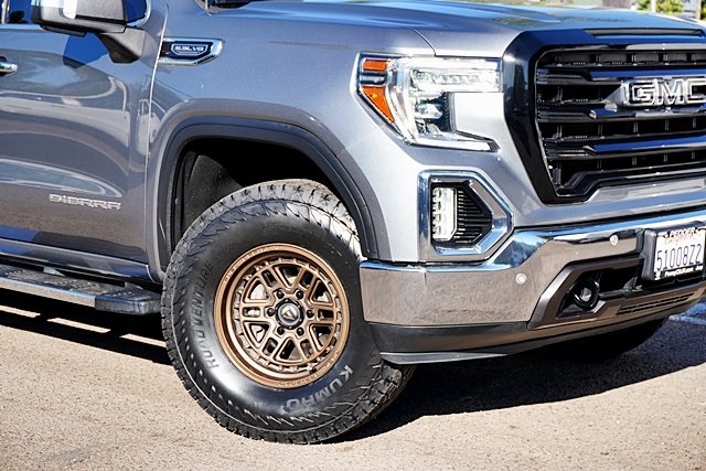 Used 2019 Gray GMC SLT image 3