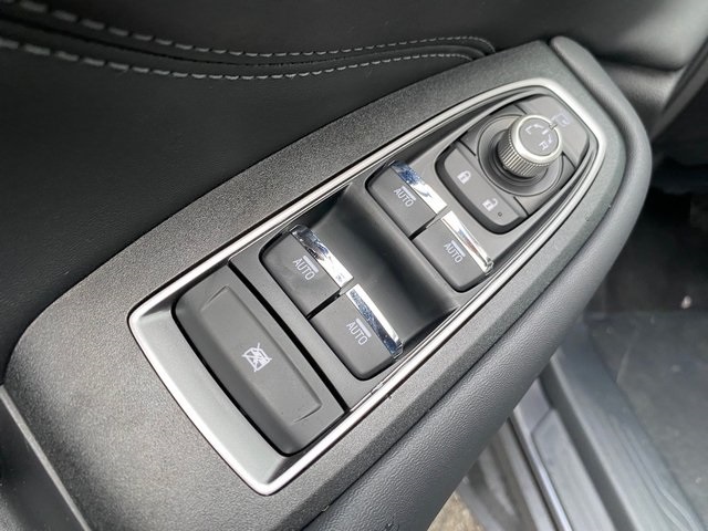 2025 Subaru Outback Touring XT photo 11
