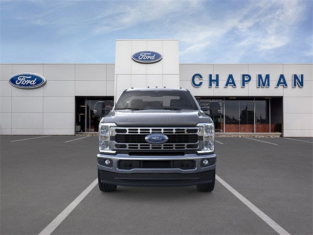 2025 Ford F-350 XLT photo 3