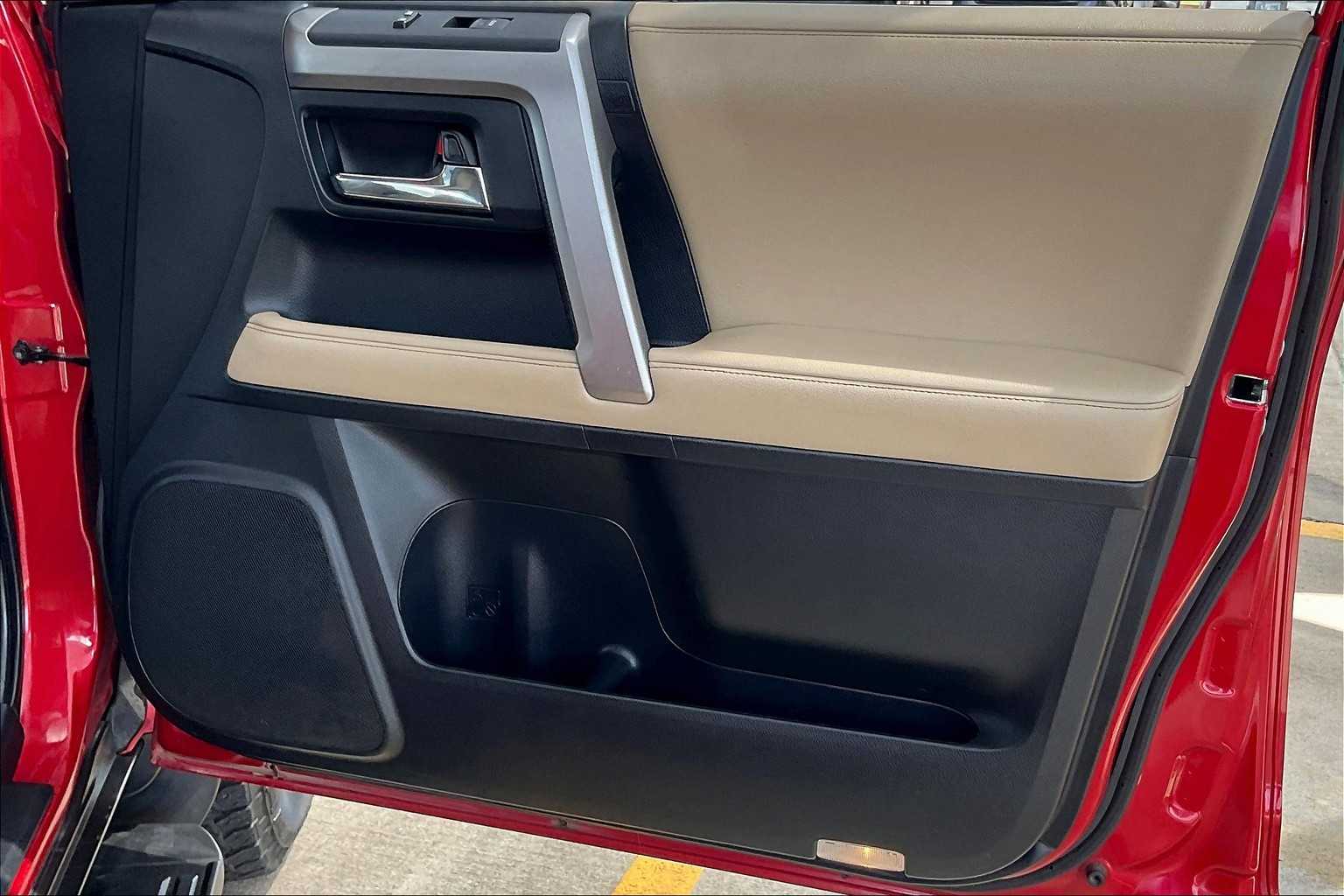 2019 Toyota 4Runner SR5 Premium photo 21