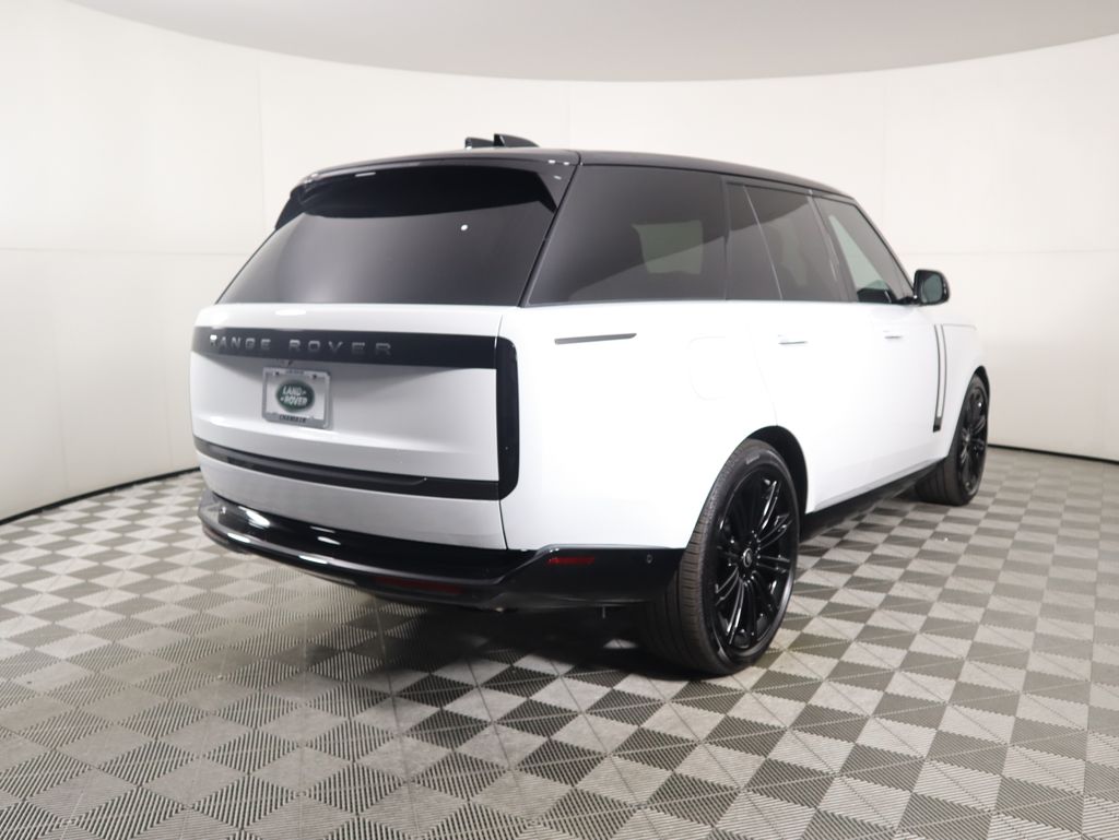 2025 Land Rover Range Rover SE photo 5