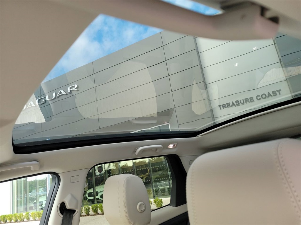2025 Land Rover Discovery Sport S photo 10
