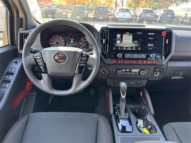 2025 Nissan Frontier PRO-4X photo 2