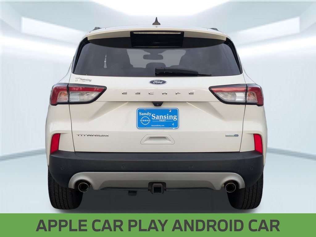 2020 Ford Escape Titanium photo 3