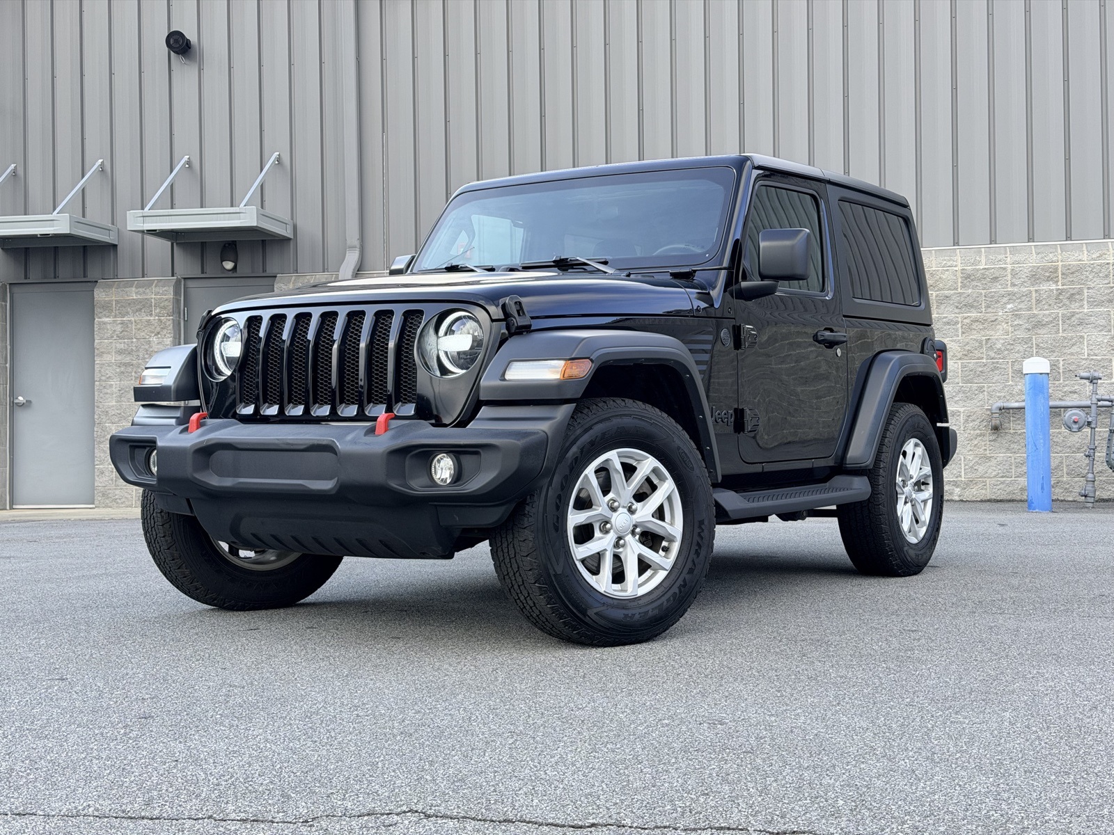 2023 Jeep Wrangler 2-Door Sport S's photo