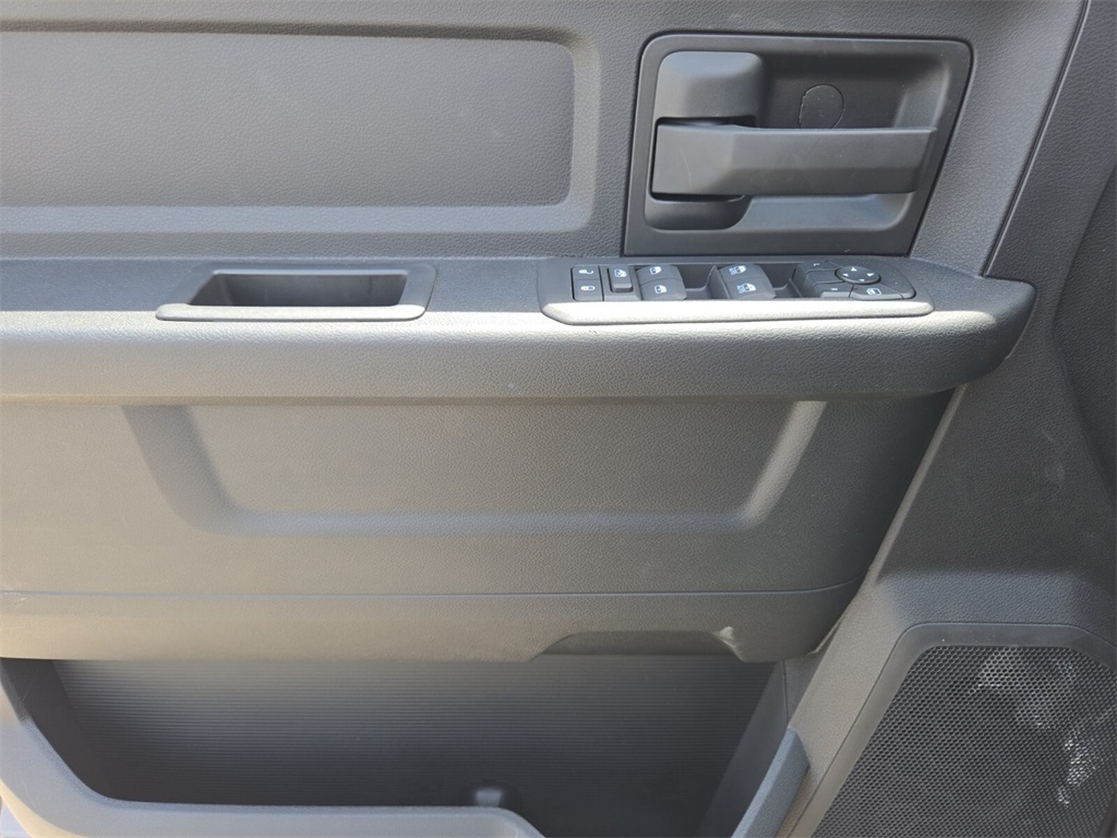 2025 Ram 2500 Tradesman photo 9