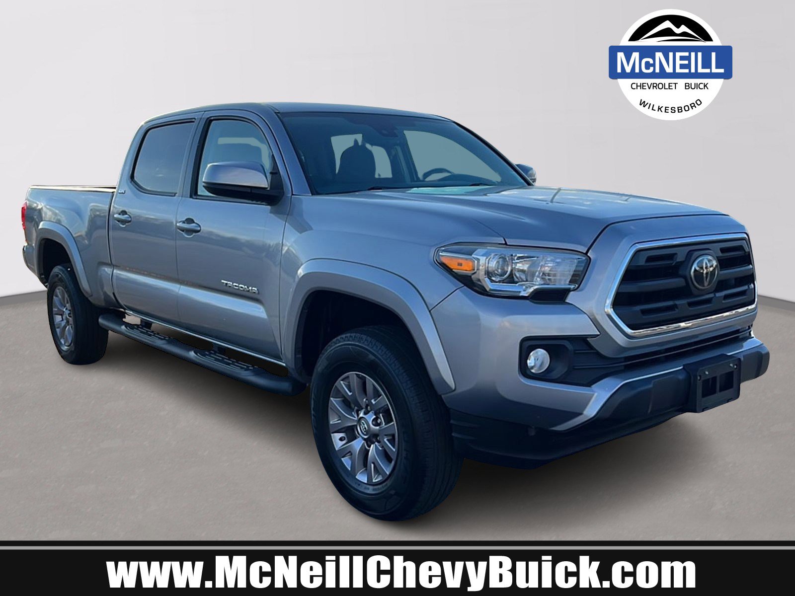 2018 Toyota Tacoma SR5's photo