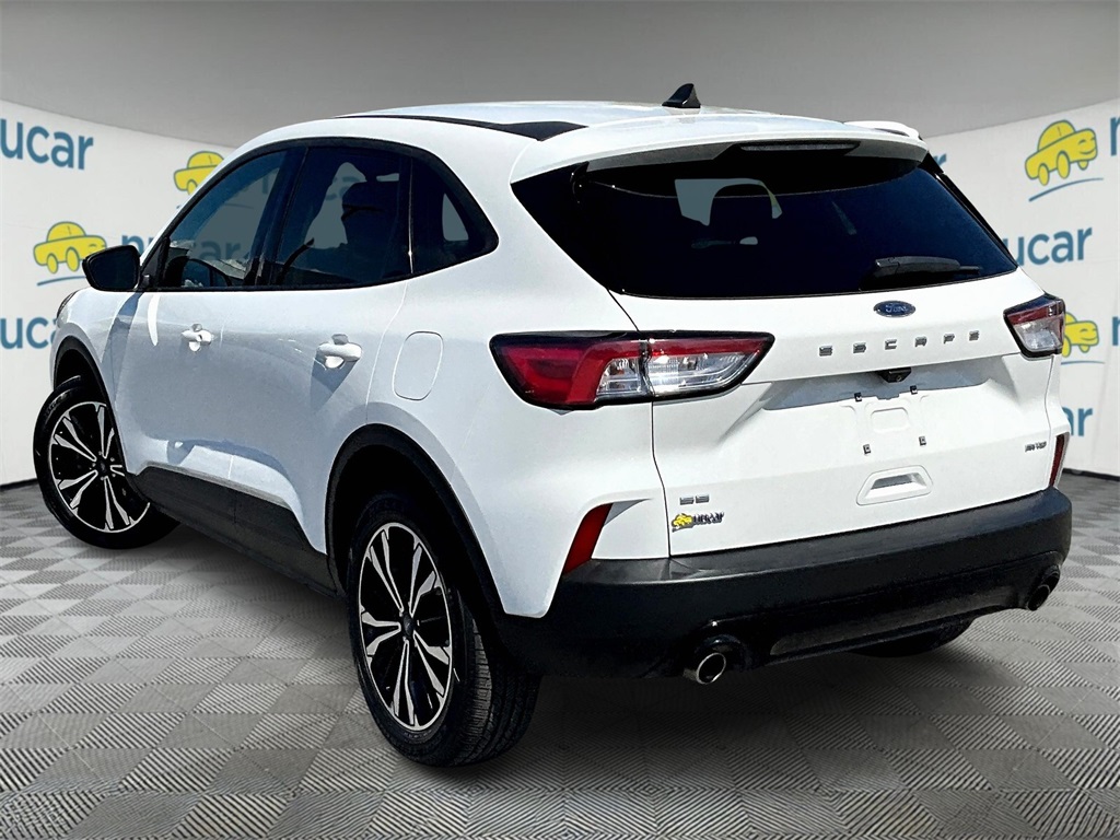2021 Ford Escape SE photo 4