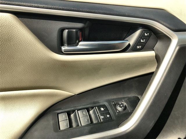 2024 Toyota RAV4 XLE Premium photo 5