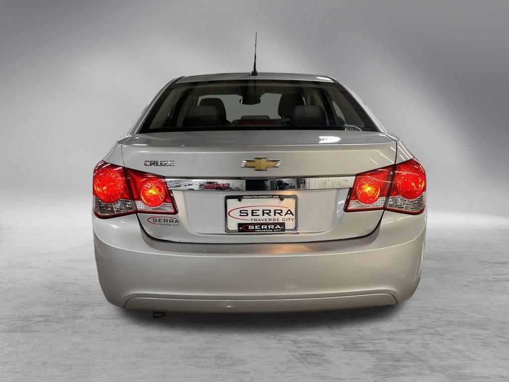 2011 Chevrolet Cruze LS photo 4