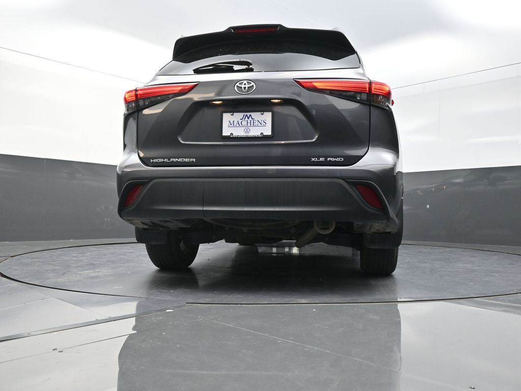 2022 Toyota Highlander XLE photo 22