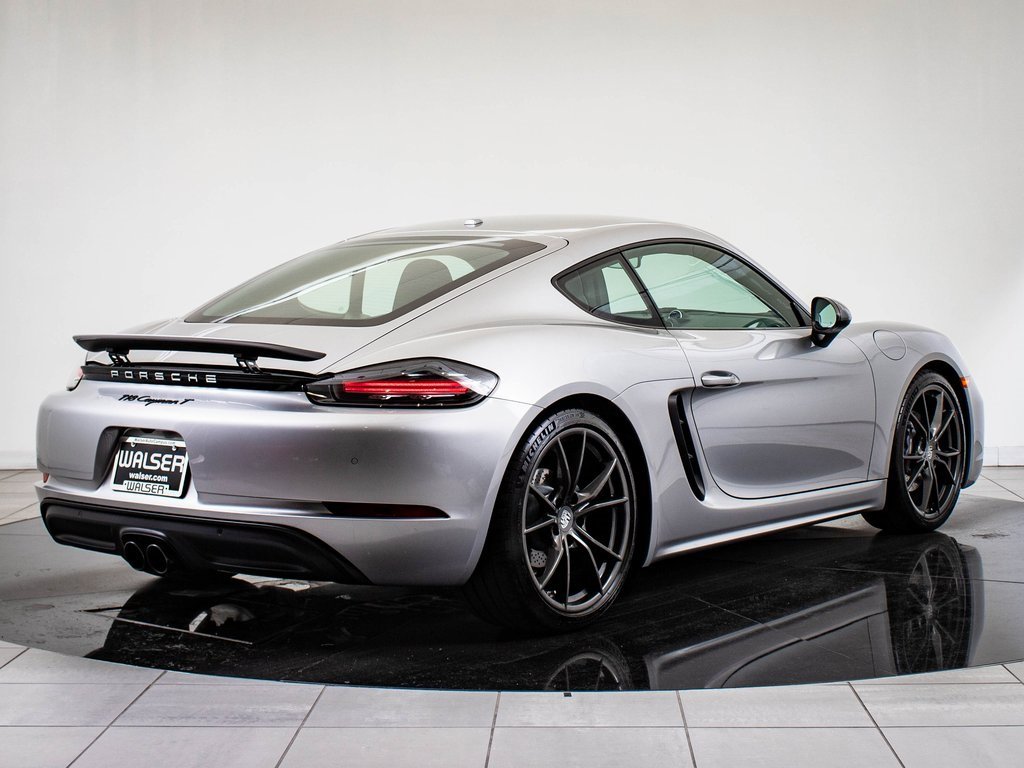 2023 Porsche Cayman T photo 7