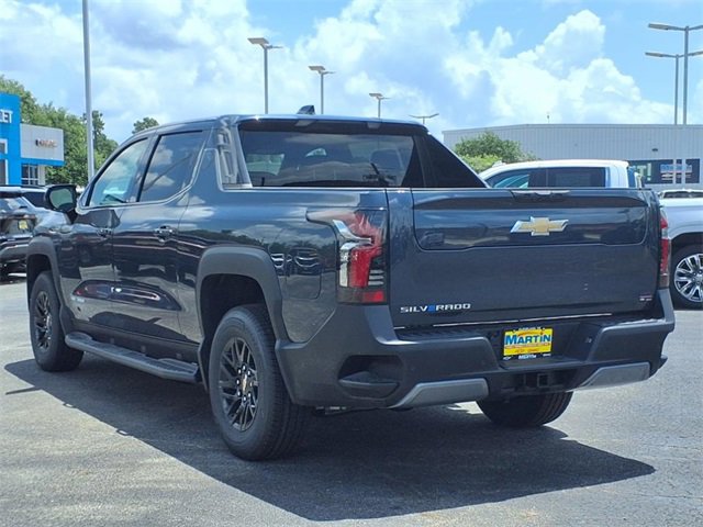 2025 Chevrolet Silverado EV LT photo 11