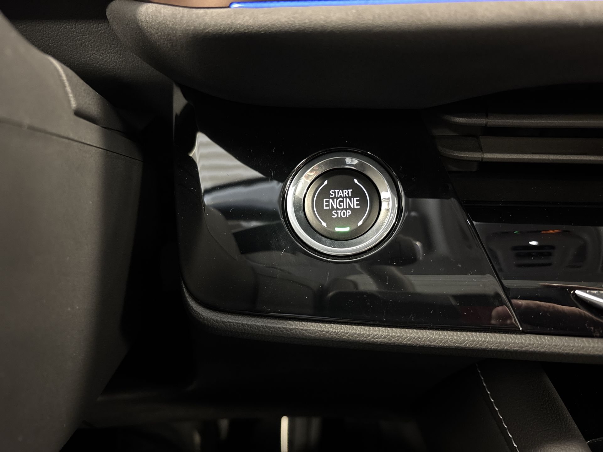 2025 Buick Envision Sport Touring photo 14