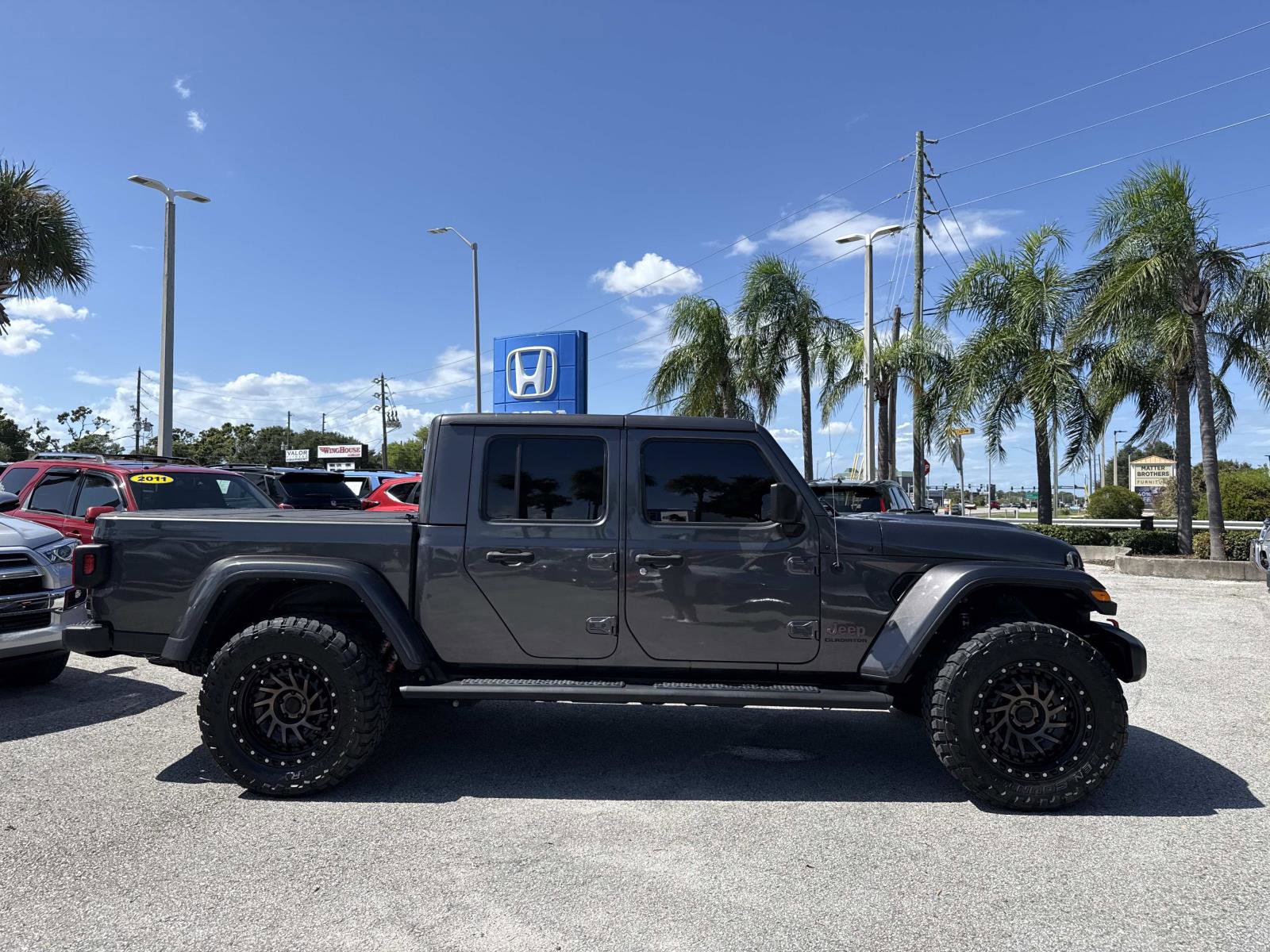 2021 Jeep Gladiator Mojave photo 2