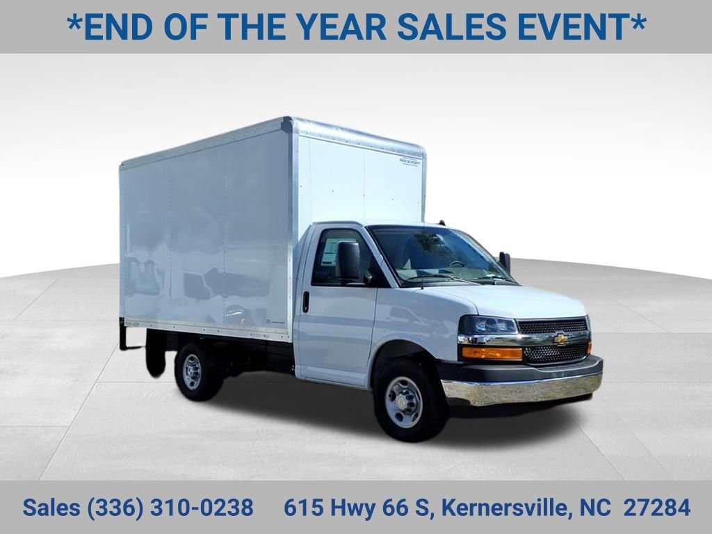 2025 Chevrolet Express Cutaway Base's photo