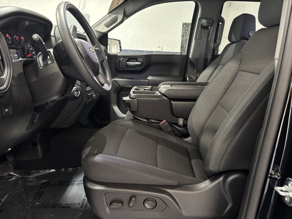 2025 Chevrolet Silverado 1500 Custom photo 19