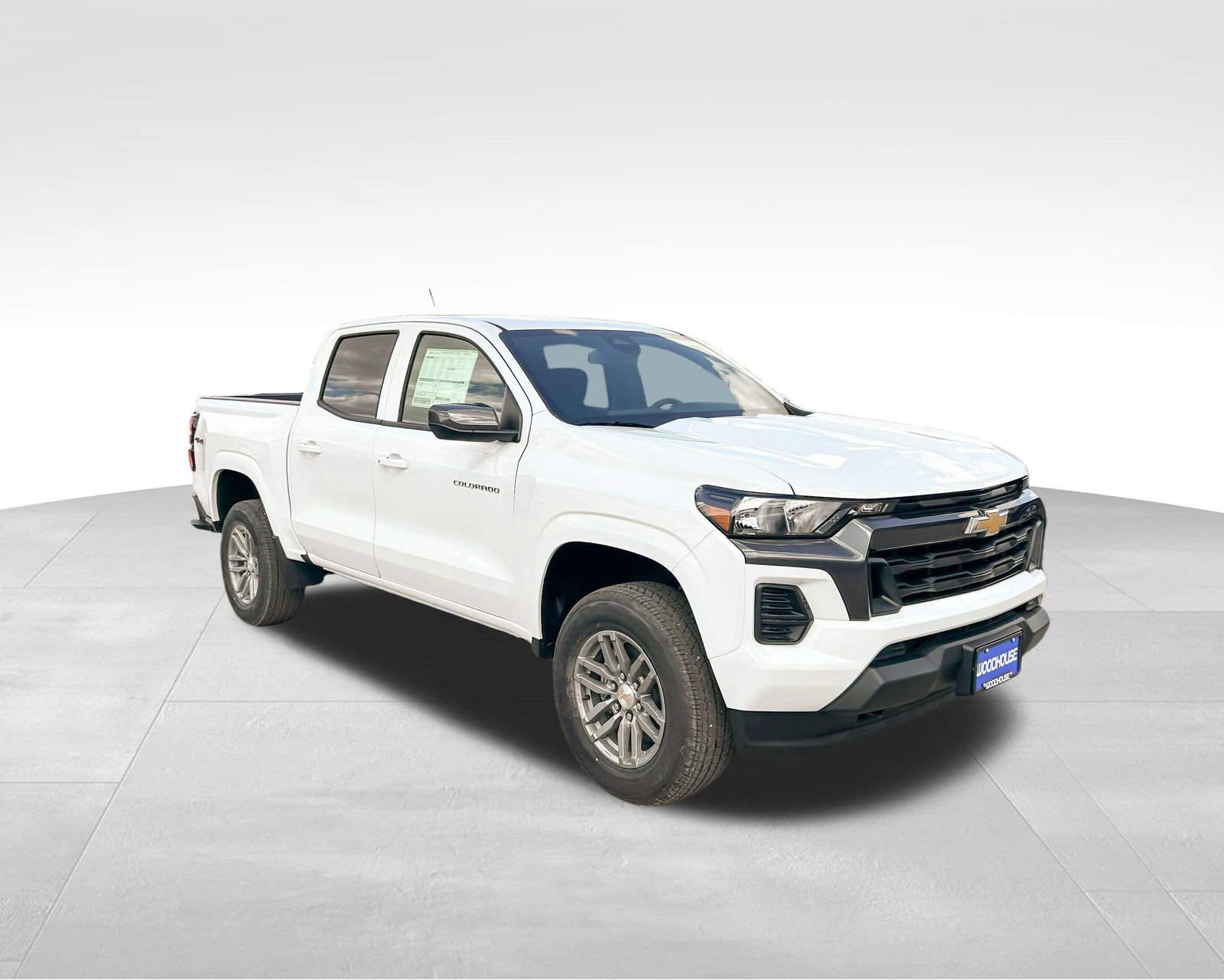 2025 Chevrolet Colorado Work Truck LT photo 3
