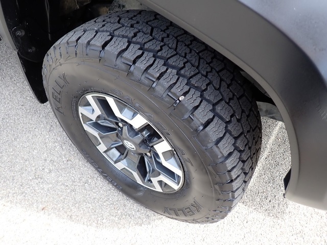 2023 Toyota Tacoma TRD Off-Road V6 photo 8