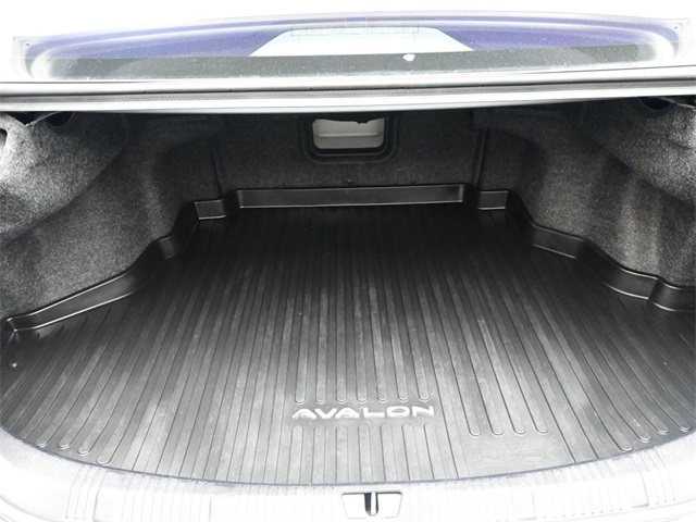 2016 Toyota Avalon Touring photo 14