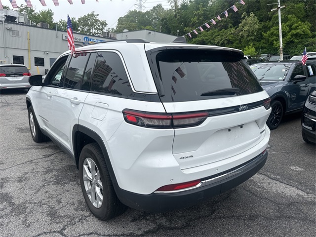 2024 Jeep Grand Cherokee Limited photo 3
